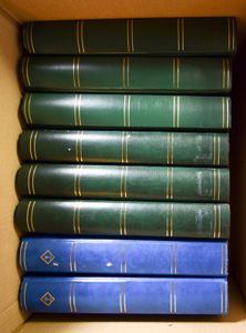 Insteekboeken, 8 stockboeken, w.o. 6x met groene + 2x met blauwe kaft, 64 witte pagina's