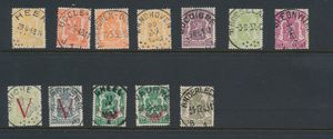 Verzameling (**/*/(*)/0), w.o. klein staatswapen, heraldieke leeuw, enz., per papiersoort, afstempelingen, enz., leuk lotje voor aan te vullen, in 3 boeken, zm/m