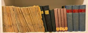 La Revue Postale, zwischen den Jahren 1919 und 1982, darunter lose und teilweise zusammengebundene Exemplare (insgesamt ca. 200 Stücke)