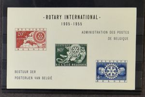 Zeer gevarieerde samenstelling (**/*/0/ongetand) in 2 ringbanden en enkele mappen, w.o. NA, nominaal, zegels, rolzegels, variëteiten, LX, vellen, poststukken, zm/m/ntz