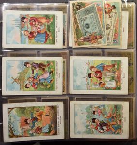 Diverse merken, in 7 albums en of box + 4 Manneke Pris carnets (+1000 stuks)