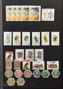Samenstelling diverse landen in doosje, map en 16 boeken, w.o. België, thema Spanje, USA, Nederland, Hongarije, Bulgarije, Groot-Brittannië, FDC's, in 2 dozen, zm/m/ntz
