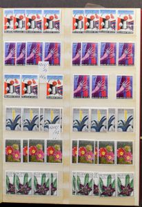Restanten in boeken, mappen en doosje, w.o. dubbels jaren '60-'70 **, zm/m