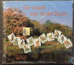 Samenstelling diverse onderwerpen in 8 boeken en enkele mapjes, w.o. Koningshuis België, Buzin, Paus, fauna en flora, sport, kunst, enz., zm/m/ntz