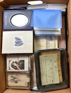 VARIA: Postkaarten, devotie en doodsprentjes, tijdschriften, enz. (Honderden stuks)