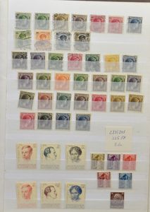 Samenstelling diverse landen in 13 insteekboeken, waarbij Hongarije, Frankrijk, België, Rusland, Scandinavië, Commonwealth, Franse gebieden, Duitsland, Roemenië, Luxemburg, zm/m/ntz