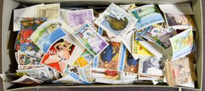 Tussen 1960 en 2000, doosje Belgische franken, waarbij wat hogere waardes, zm (Frankeerwaarde: +/-40.200 BEF)