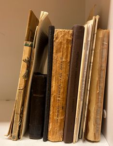 Zusammenstellung von ca. 20 Stücken, Posttarife und Informationen, siehe Fotos auf der Website