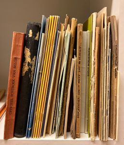 Zusammenstellung von ca. 50 Büchern, siehe Fotos auf der Website