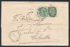 1877 N° 150 (S.G.), brief uit Londen naar Calcutta, INDIA met een 2/- frankering bestaande uit twee losse postzegels van de QV 1/- groene plaat 12 (cat. waarde vanaf £240 op de brief), beide met levendige kleuren en één met vleugelrand, doorvoer- en aankomststempels op de achterzijde, zm