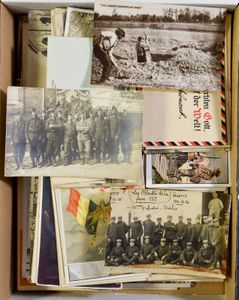 W.O. I: Foto's, spotprenten, ruïnes, enz., alle klein formaat (382 stuks)