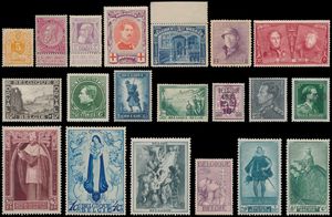 1869/1949 Verzameling in Excellent album, w.o. 26/29 *, fijne baard */(**), grove baard *, Pellens *, Albert I **, 5 franken *, Helm *, 221/33 ** , 1° Orval **, Grote Montenez *, 301 **, Mercier *, Infanterie **, Sanatorium **, Grote Orval * (met variëteit 