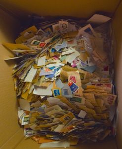 Two very well-filled boxes on fragments on letters and on stationery, quite a few themes + some exchange books, to be checked