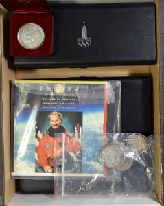 COINS: including Russia Olympics, Moscow 1980 (11x 10 rouble items, 8 x 5 rouble items and 7 various silver coins), more than 1/2kg silver + 1992 annual set