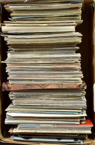 Various countries, all periods (+/-700 items)