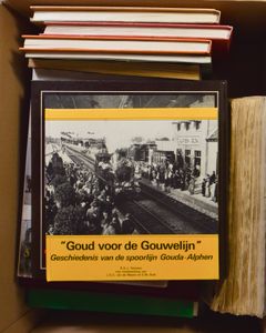 LITERATURE: Various items related to postcards, including trams and trains (Total: 16 items)