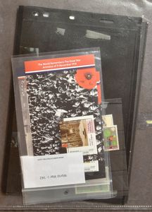 Accumulation including Burundi commemoration of World War I **, Tintin vignettes **, Bund, Monaco, France, Czechoslovakia, almost empty Davo album Belgium, vf