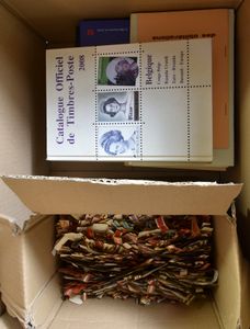 Notepads from various countries, some old catalogues, cigar bands, vf/f/to be checked