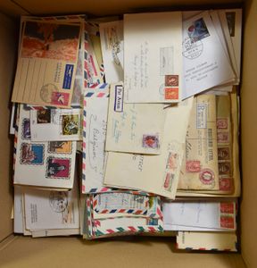 Zusammenstellung von Hunderten von Poststücken, verschiedene Länder und Epochen, einwandfrei/schön