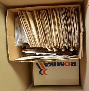 Accumulation mainly of large format envelopes, including many types of Elström, Velghe, Albert, registered mail, etc., interesting study lot, f/to be checked