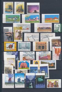 2001/2004 Accumulation of sets and souvenir sheets on insert sheets, vf (OBP €5,990)