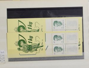 Accumulation de carnets et de timbres, divers pays dans 2 albums, dont la Suède, la Belgique, la Grande-Bretagne, le Portugal, le Burundi, les États-Unis, les Îles Salomon, la France, la Finlande, qualité à vérifier, tb/à voir