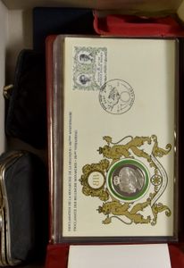 COINS: Pure silver +/-1.050 g