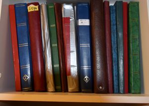 67 stockbooks + box, quite a lot of Germany, the whole world represented, items to be checked