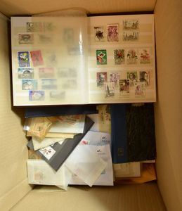 Accumulation of various countries in envelopes, insert booklets, bags, on cards, vf/f/to be checked