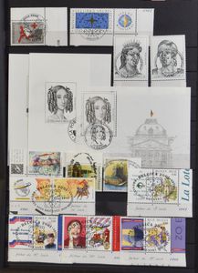 1986/2006 Very nice collection with commemorative stamps in 2 stockbooks, including souvenir sheets and booklets, vf