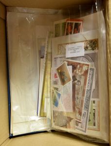 Accumulation of modern period, many euro values **, also souvenir sheets and booklets, vf