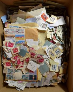 Box on which fragments are found, varied mix of long-running sets and themes, f/to be checked