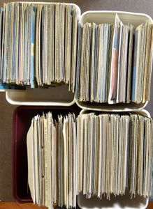 Various, in different boxes, all modern cards (+2500 items)