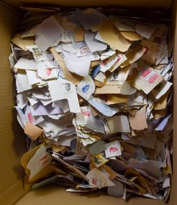 7 boxes on which fragments are packed, mainly long-running sets, to be checked