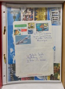 Mooie verzameling van luchtpostbladen in 2 mappen enkel vanuit buitenland, zoals Italië, USA, Mauritius, Thailand, Maleisië, Grenada, enz., zm