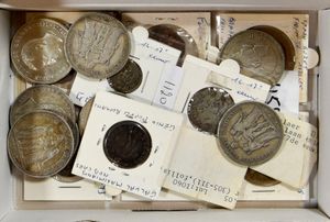 MUNTEN: Oude munten (9 stuks), kwaliteit na te zien, 7 stuks 5 Latijnse Unie + 1 stuk van 250fr. (177,50gr. zuiver zilver)
