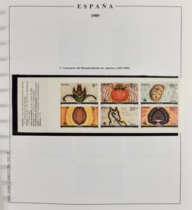 1970/1990 Collection en 4 albums, dont 1 volume avec des entiers postaux non utilisés, grand nombre de séries, blocs, feuilles, etc., tb 