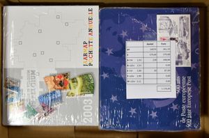 2000/2003 (4x) in jaarmappen, zm (Frankeerwaarde: €1.176)