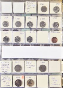MUNTEN: USA in 2 albums, interessant geheel o.a. ouder materiaal, nettogewicht zilver: 296gr.