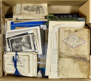 VARIA: Samenstelling oude foto's, familie brievenarchief, oude documenten, dagbladen vanaf 1815, enz., zm/m/ntz