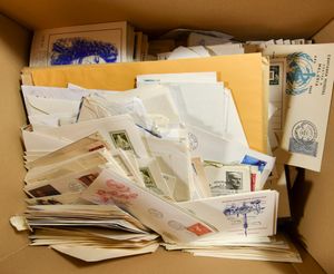 Duizenden FDC's, MK, enz., diverse landen, w.o. Nederland, Oostenrijk, USA, Frankrijk, Polen, België, UNO, Scandinavië, in 2 grote dozen, zm/m