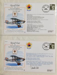1987/1991, verzameling 'The Queen's flight' in album met enveloppen Royal Visit, met veel stempels RAF en handtekeningen (ruim 50 verschillende), zm.
