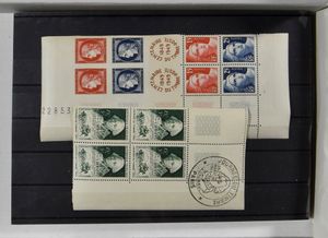 1949/1956 Samenstelling met merendeel volledige series in blokken van 4, met hoekbladboorden en velnummers, zm (Yv. €336)