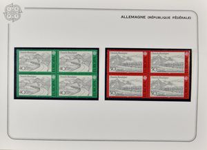 1977/1979, 3 Jahrbücher mit Ausgaben in Viererblocks, gemischt postfrisch und gestempelt, oft beides, einwandfrei
