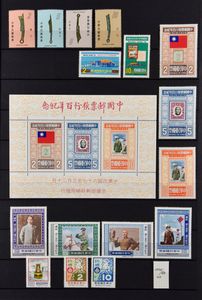 1977/1987 Collection en carnet comprenant des mini-feuillets et des livrets bien remplis, tb
