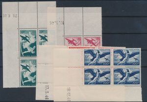 PA 16/19 in blokken van 4 zegels met coin daté 46, zm (yv. €90)