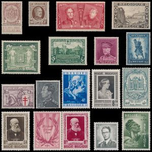 1866/1970 Basisverzameling in 2 LX Davo albums w.o. 81/83 **, BL 1 ** (geplooid), Houyoux **, 221/33 **, 1° Orval **, 301 **, Kastelen **, Kepie **, BL 2 **, BL 3 **, Infanterie **, Sanatorium **, Ridder **, BL 4 **, Poortman **, Gellingen **, Jordaens en van der Weyden **, jaren '50 **, zm/m/ntz