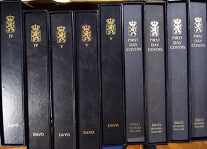 Davo, 9 cassettes (4 FDC met bladen) + 4 LX (2x IV + 3x V), telkens 1 met bladen, 1985/99 + HK bladen