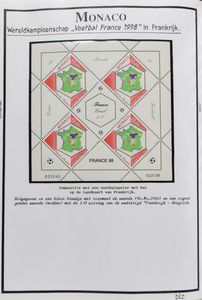 1943/2000 Collection in 3 Davo albums, incl. booklets, souvenir sheets, vf. 